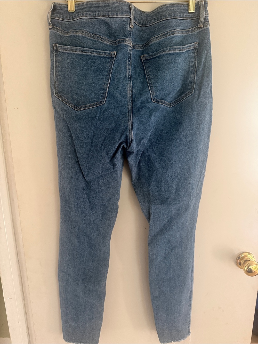 Old Navy Women's Rockstar Distressed Medium Blue Skinny Jeans Sz 14 Tall EUC - Picture 6 of 6